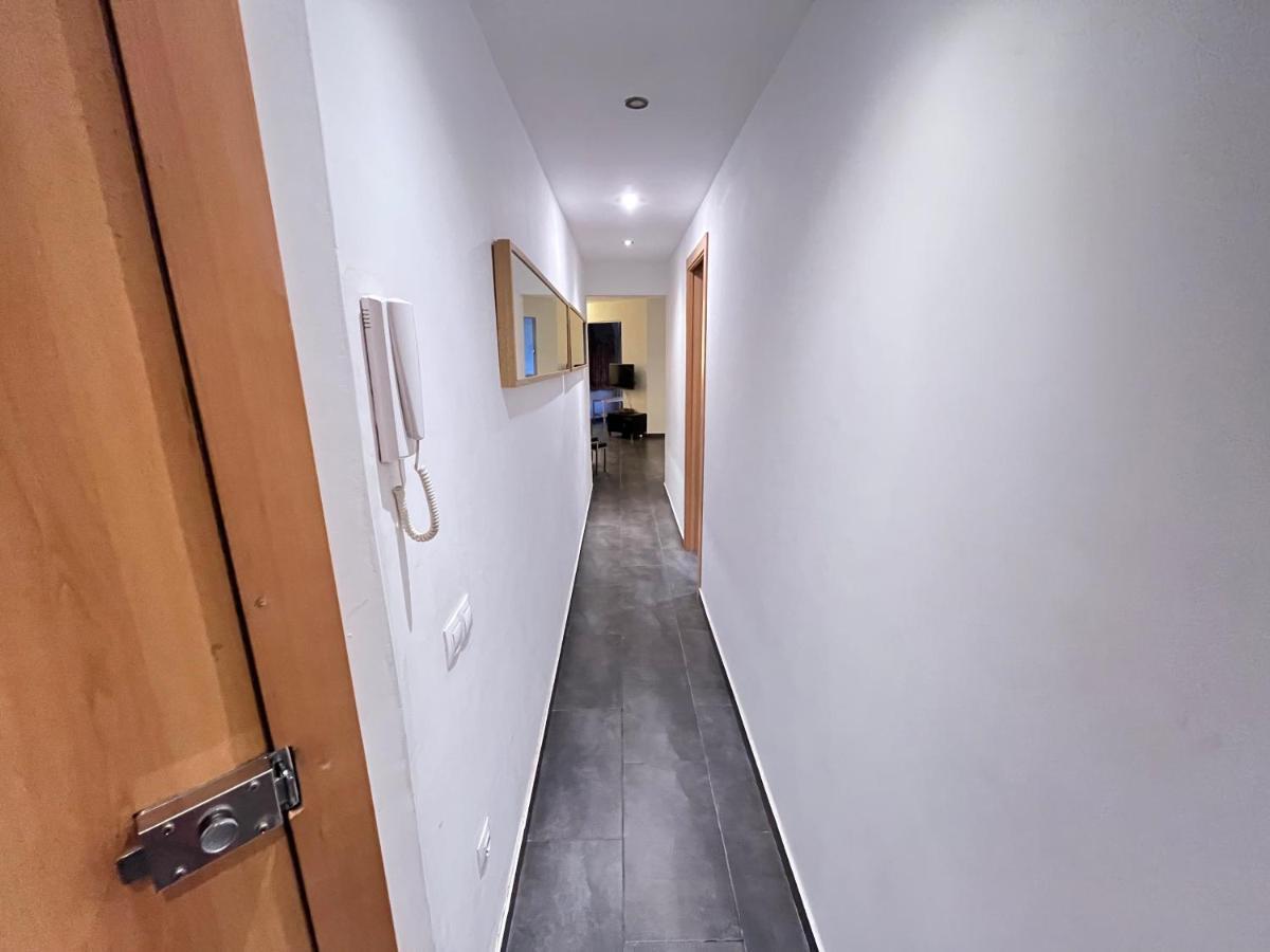 Gorgeous Apartment In Downtown Барселона Екстер'єр фото